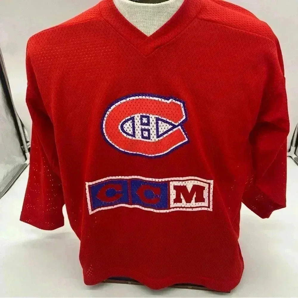 CCM Vintage Montreal Canadian’s  Hockey Jersey Boy’s Large/XL.